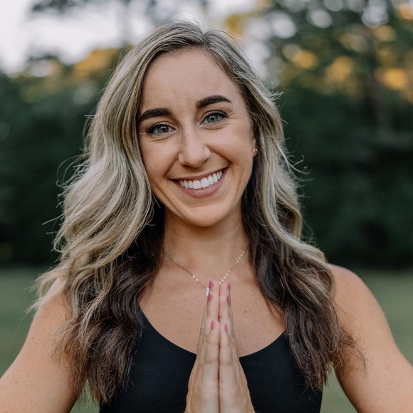 Meet your Posher, Emma - Picture 1 of 1